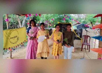 দুর্গাপুরে প্রকৃতির মাঝে রবির উপাসনা