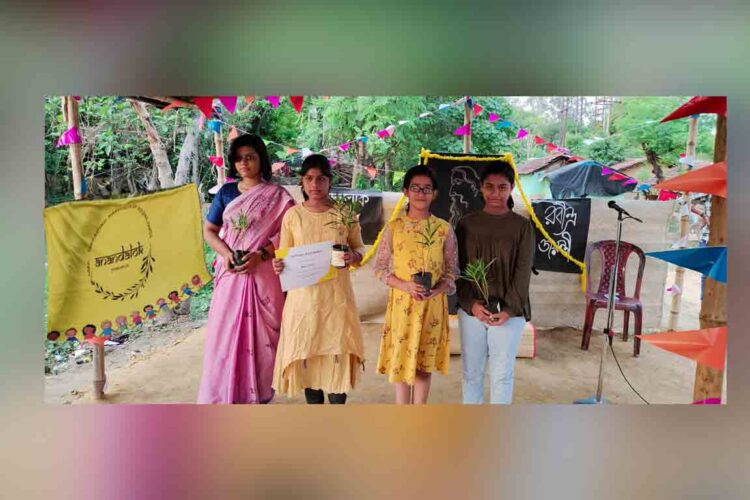 দুর্গাপুরে প্রকৃতির মাঝে রবির উপাসনা