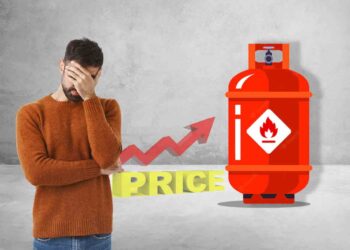 মধ্যবিত্তের হেঁসেলে আগুন