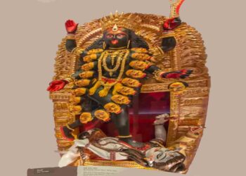 বিদেশে পাড়ি দিলো বাংলার দেবীমূর্তি