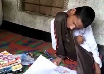 শারীরিক প্রতিবন্ধকতাকে জয় করে মাধ্যমিকে সফল আলম 