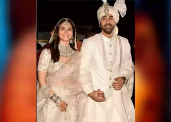 মাত্র আড়াই মাসেই সুখবর শোনালেন আলিয়া