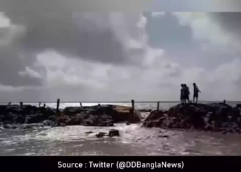 ঘরছাড়া বাংলার বহু মানুষ, আরও খারাপ হচ্ছে পরিস্থিতি