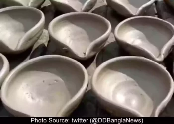 bengal-potters-are-busy-with-diwali-diya-making