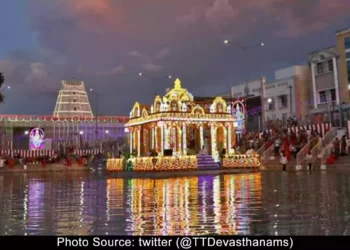 Tirupati Temple: মন্দির দর্শনের স্পেশাল টিকিট এবার অনলাইনে