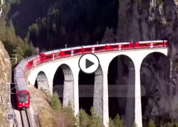 a-swiss-train-the-worlds-longest-by-the-Guinness-World-Records